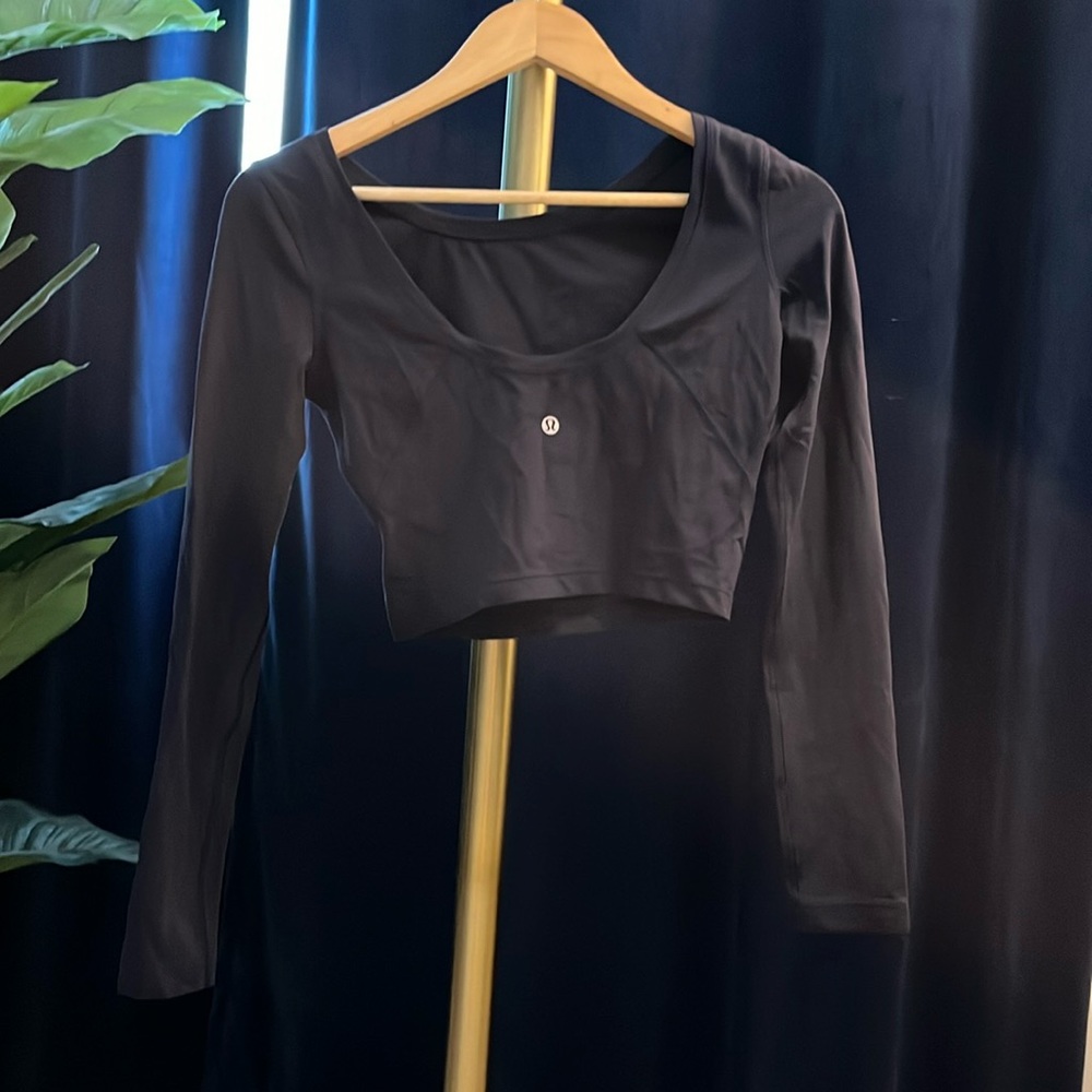 Cropped Lululemon long sleeve shirt
